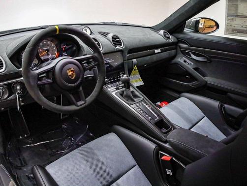 2025 Porsche 718 Spyder RS