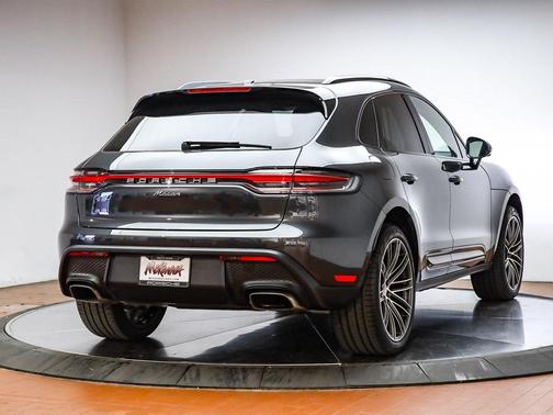 2025 Porsche Macan 