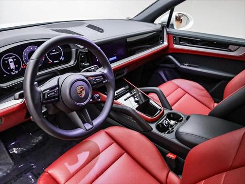 2024 Porsche Cayenne AWD