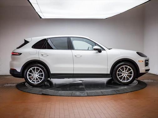 2024 Porsche Cayenne AWD