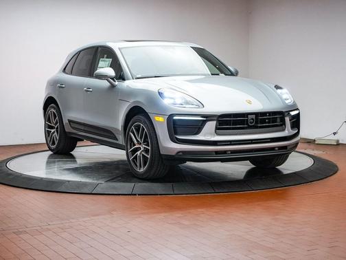 Dolomite 2026 Porsche Macan Macan