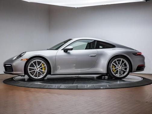 2020 Porsche 911 Carrera