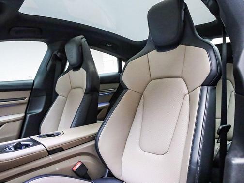 2025 Porsche Taycan 4