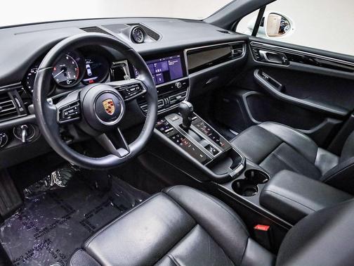 2022 Porsche Macan S