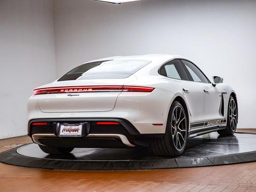 2025 Porsche Taycan