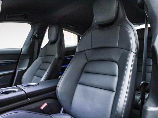 2025 Porsche Taycan 4