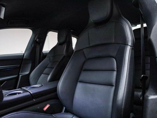 2025 Porsche Taycan