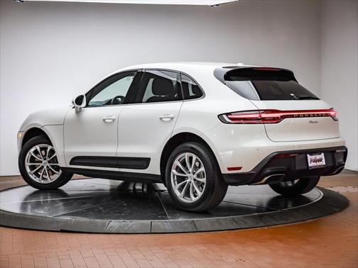 2024 Porsche Macan Base