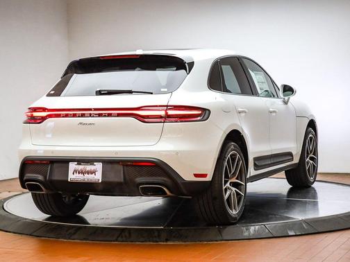 2026 Porsche Macan 