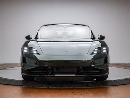 2025 Porsche Taycan Turbo