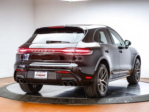 2025 Porsche Macan 