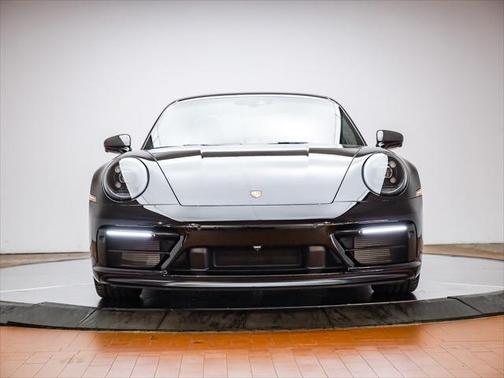 2023 Porsche 911 Carrera 4 GTS