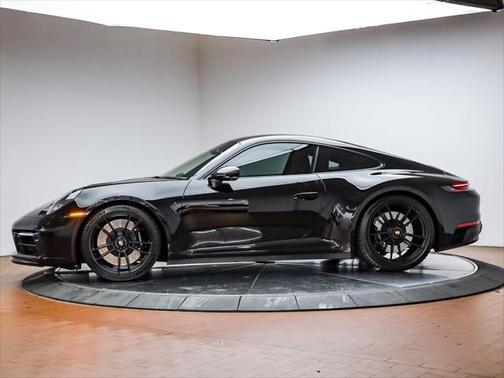 2023 Porsche 911 Carrera 4 GTS