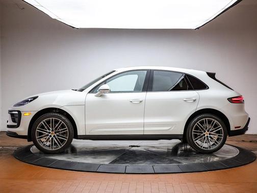 2025 Porsche Macan 