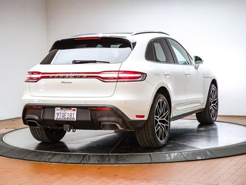 2025 Porsche Macan T