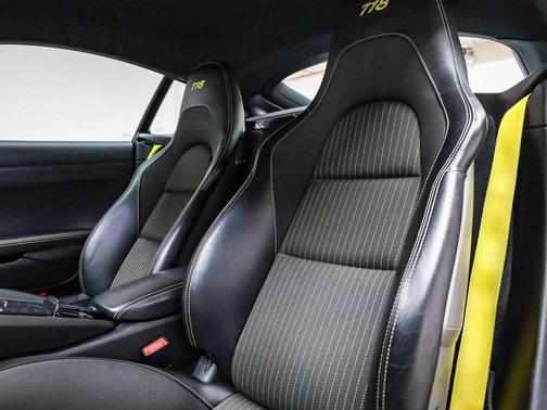 2021 Porsche 718 Cayman T