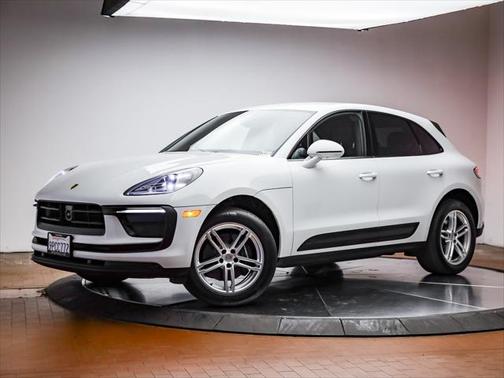 2025 Porsche Macan Base