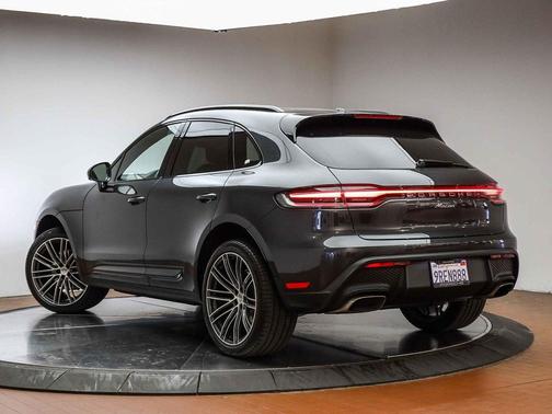 2025 Porsche Macan 