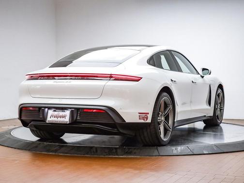 2022 Porsche Taycan 4S