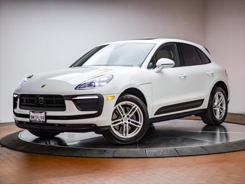 2025 Porsche Macan Base