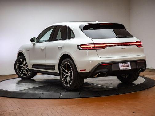 2026 Porsche Macan 