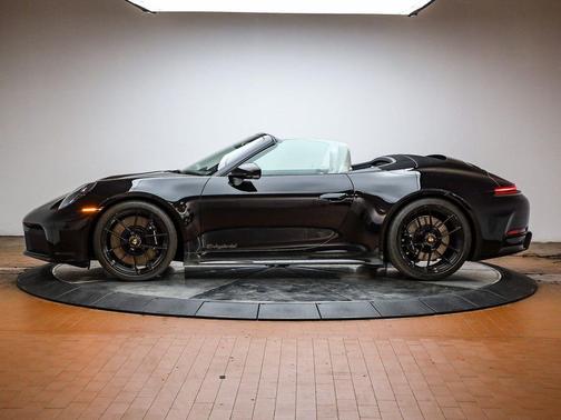 2026 Porsche 911 Carrera 4 GTS