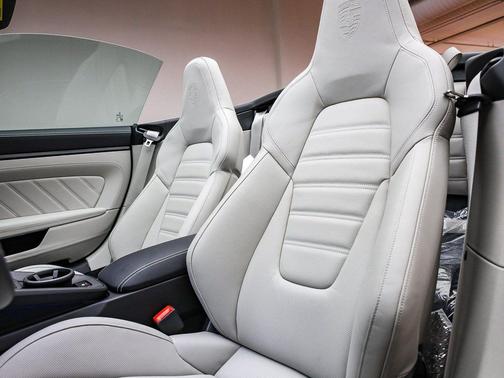 2026 Porsche 911 Carrera 4 GTS