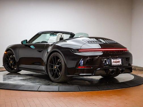 2026 Porsche 911 Carrera 4 GTS