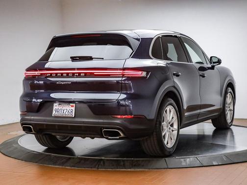 2025 Porsche Cayenne Premium Package Plus