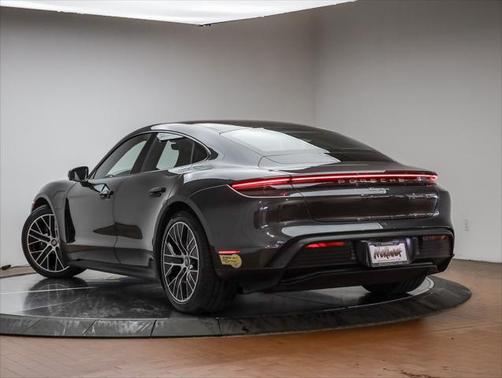 2022 Porsche Taycan RWD