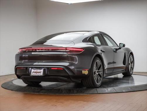 2022 Porsche Taycan RWD
