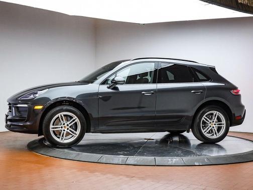 2022 Porsche Macan Base (PDK)