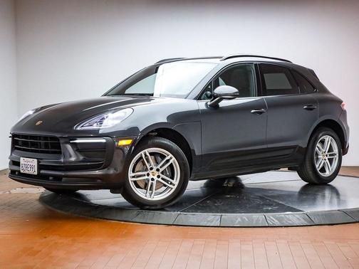 2022 Porsche Macan Base (PDK)