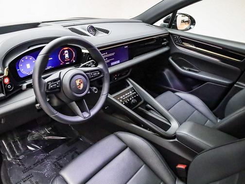 2025 Porsche Macan Electric