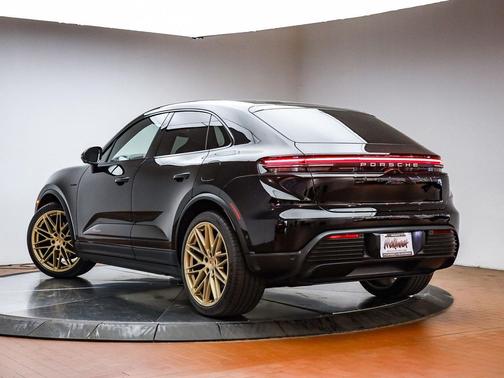 2025 Porsche Macan Electric