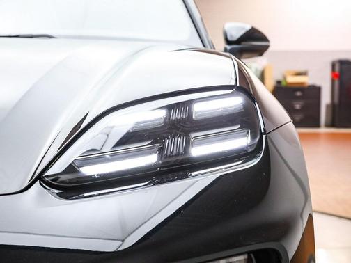 2025 Porsche Macan Electric