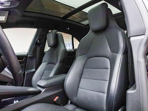 2025 Porsche Macan Electric