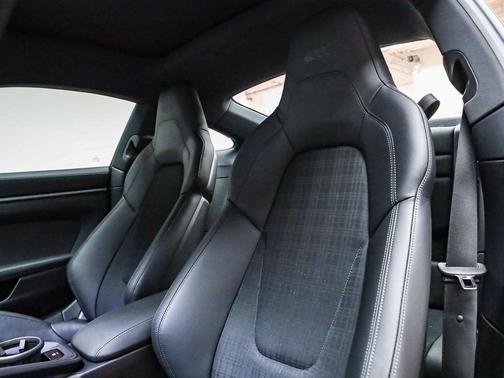 2025 Porsche 911 Carrera T