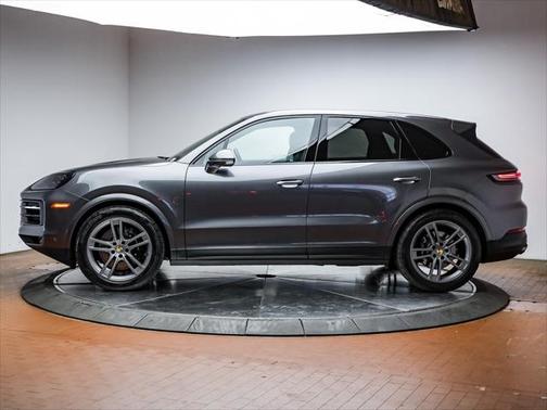 2024 Porsche Cayenne AWD