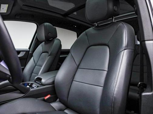 2024 Porsche Cayenne AWD