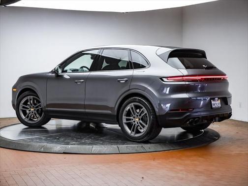 2024 Porsche Cayenne AWD