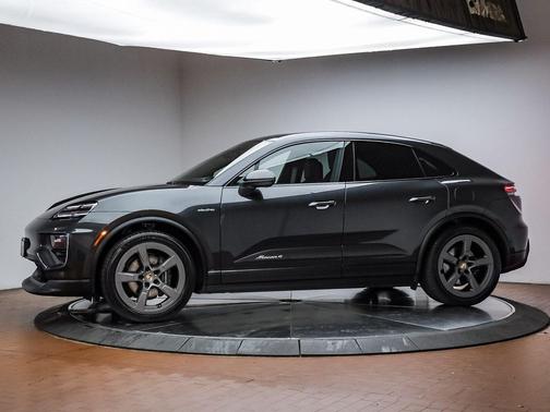 2025 Porsche Macan 4