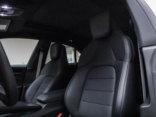 2025 Porsche Macan 4