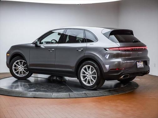 2025 Porsche Cayenne AWD