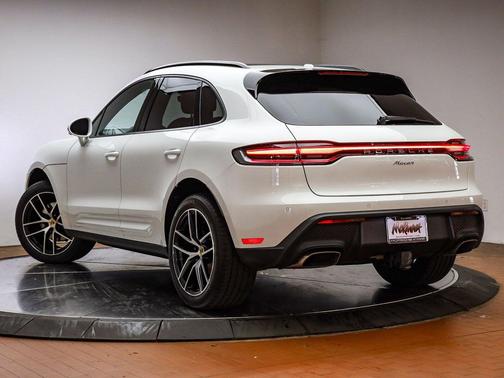 2025 Porsche Macan 