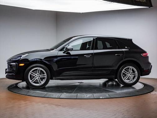 2025 Porsche Macan Base
