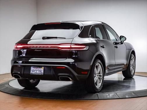 2025 Porsche Macan Base