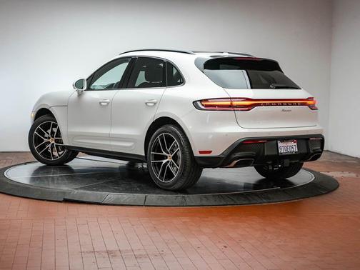 2025 Porsche Macan 