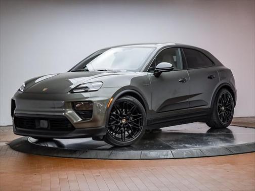 2025 Porsche Macan Base