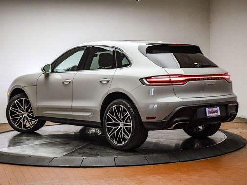 2026 Porsche Macan 